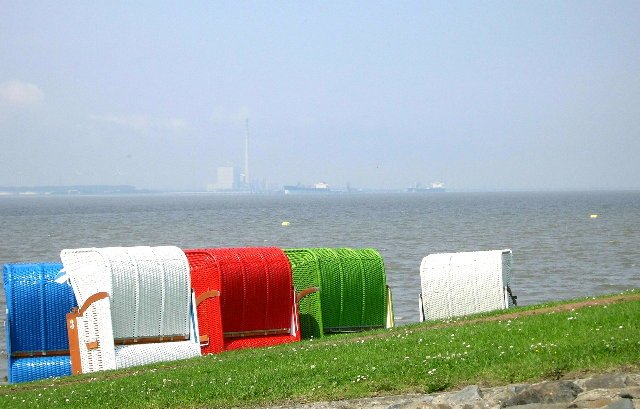 Blick ber das Meer Richtung Wilhelmshaven